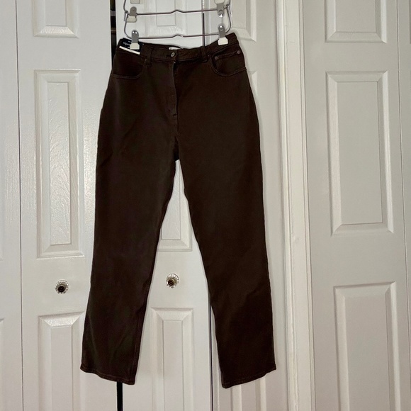 NWT Abercrombie Curve Love Ultra High Rise 90s Straight Jeans in Dark Brown - Picture 3 of 4